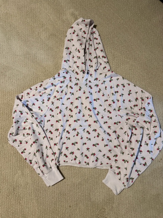 Beach Riot Tops - Beach Riot White Cropped Hoodie with Pink Floral Print
